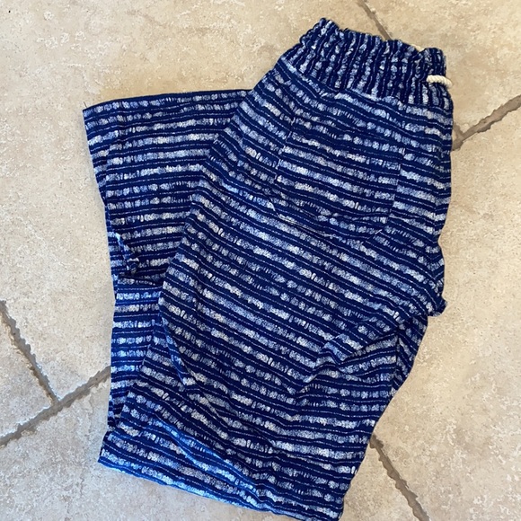 Flowy Roxy Pants - Picture 3 of 3